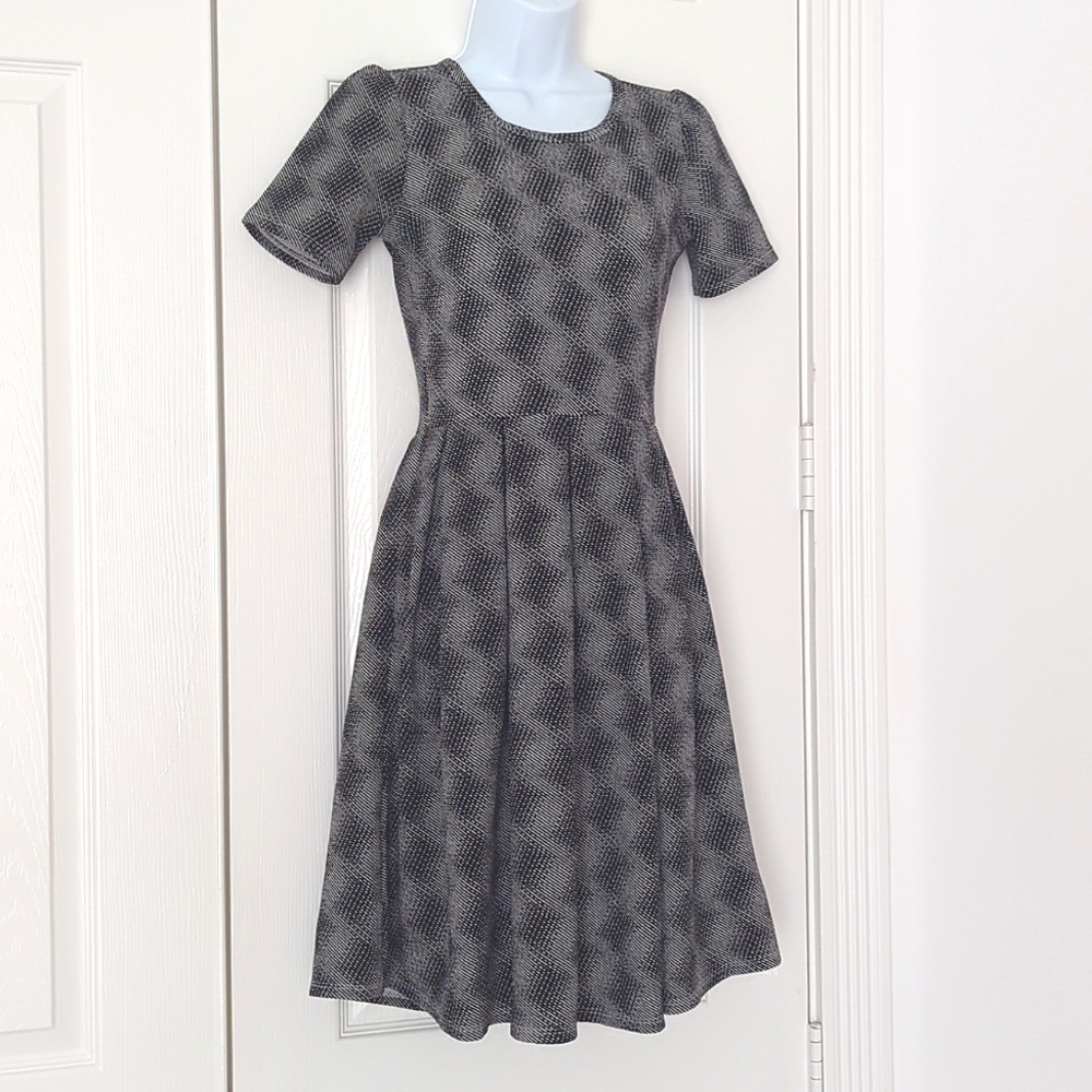LuLaRoe Amelia black and white dress
